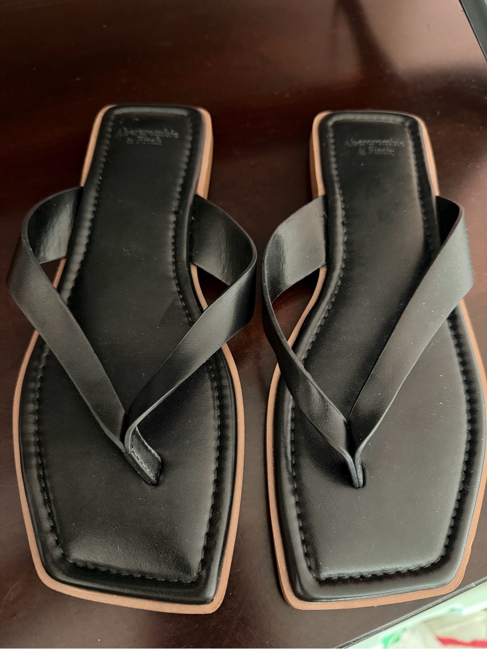 Black Square-Toe Flip Flop Sandals - Picture 4 of 4